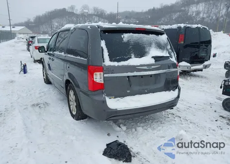 2016 Chrysler Town & Country Touring z USA, uszkodzony, nr VIN 2C4RC1BG0GR291498